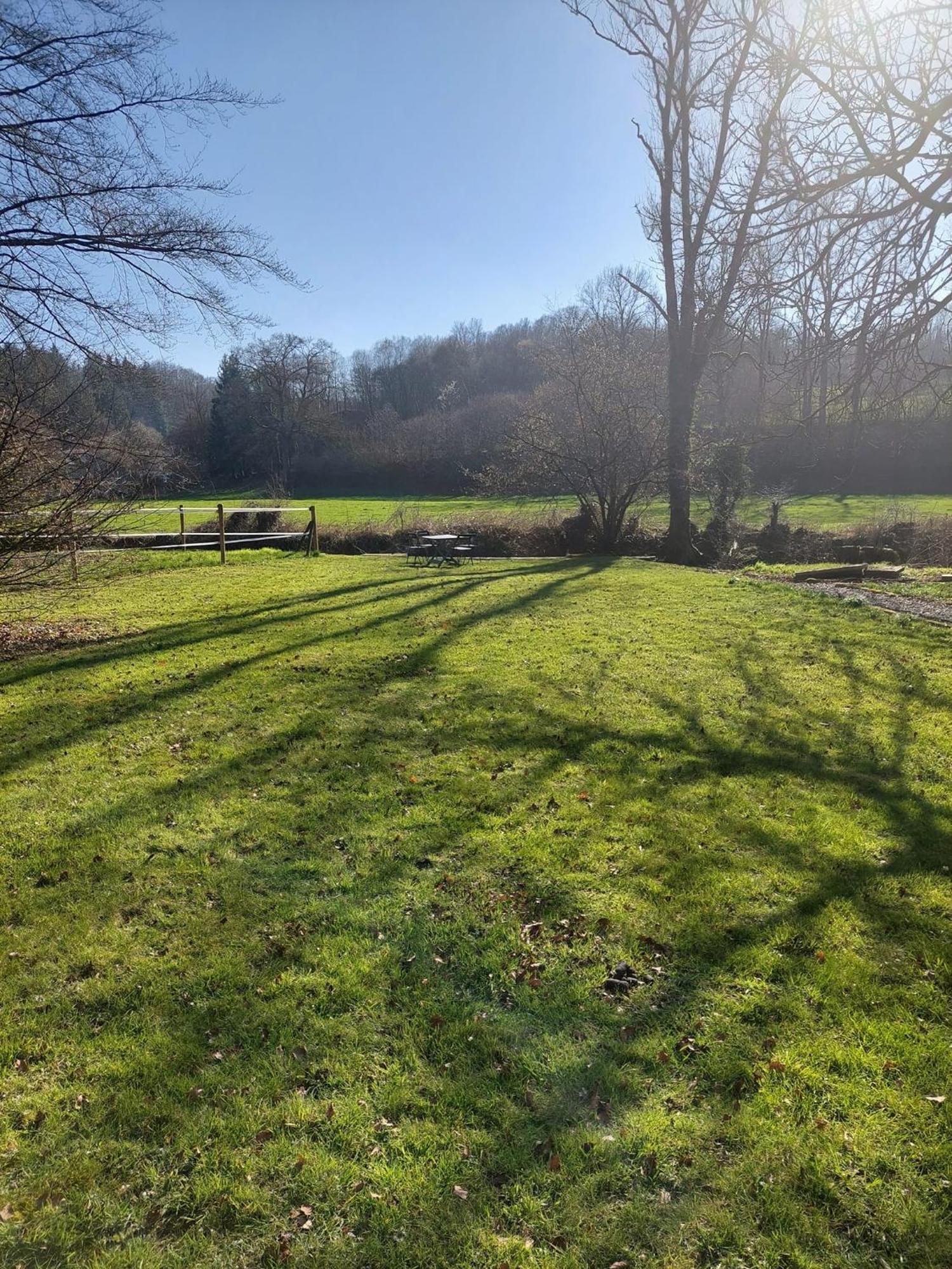 Au Doux Chardon Bed & Breakfast Durbuy Bagian luar foto