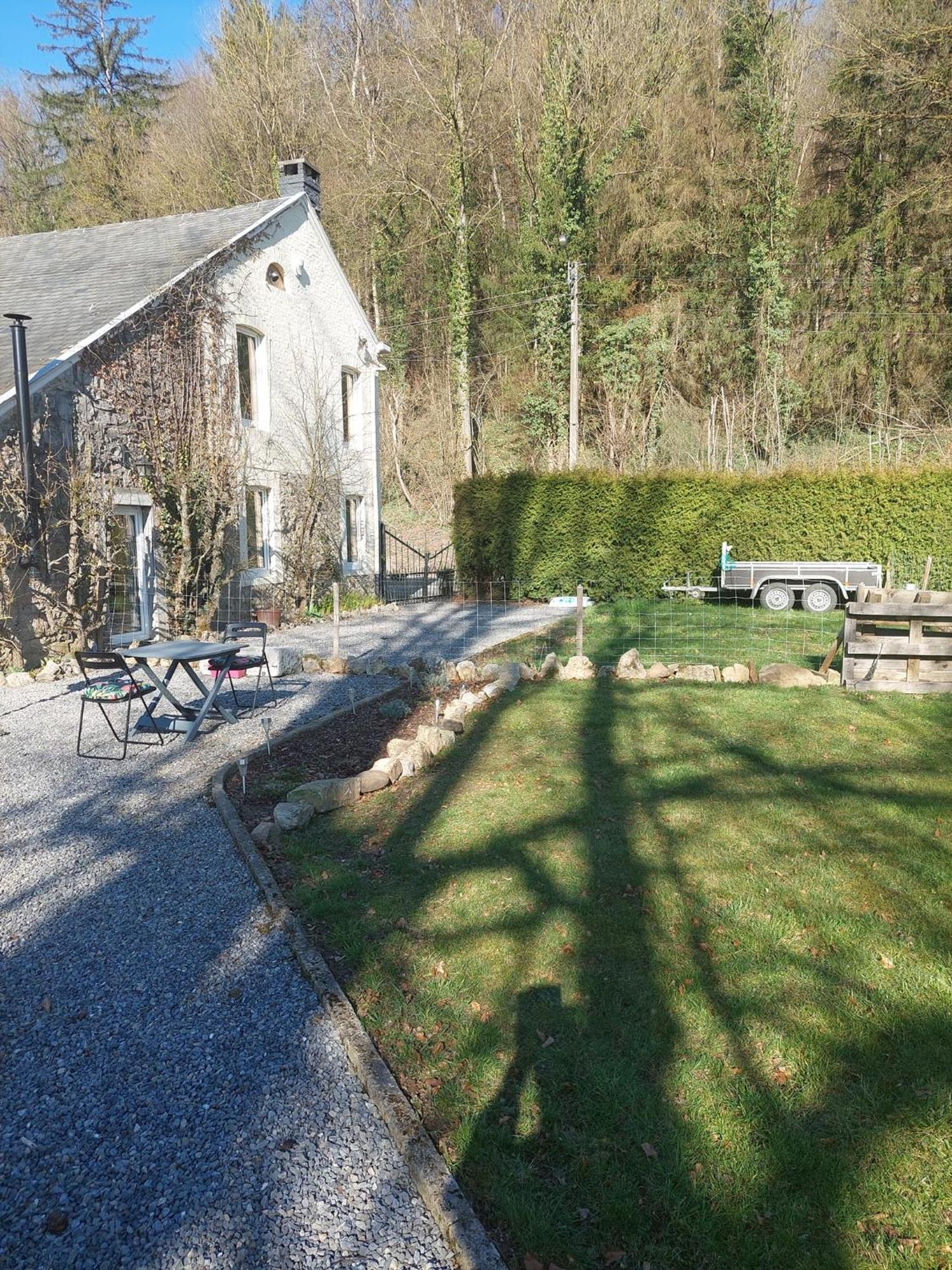 Au Doux Chardon Bed & Breakfast Durbuy Bagian luar foto