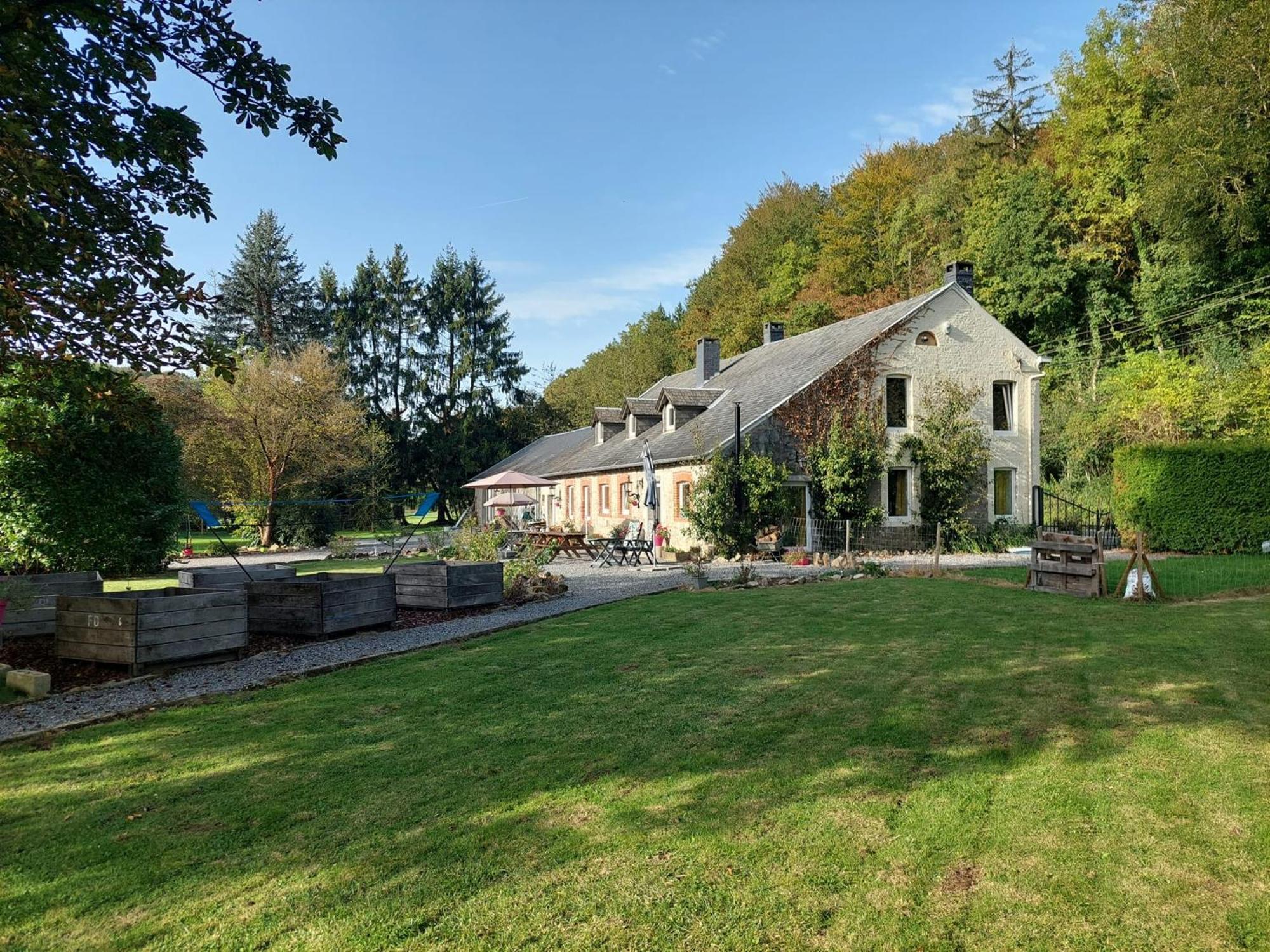 Au Doux Chardon Bed & Breakfast Durbuy Bagian luar foto