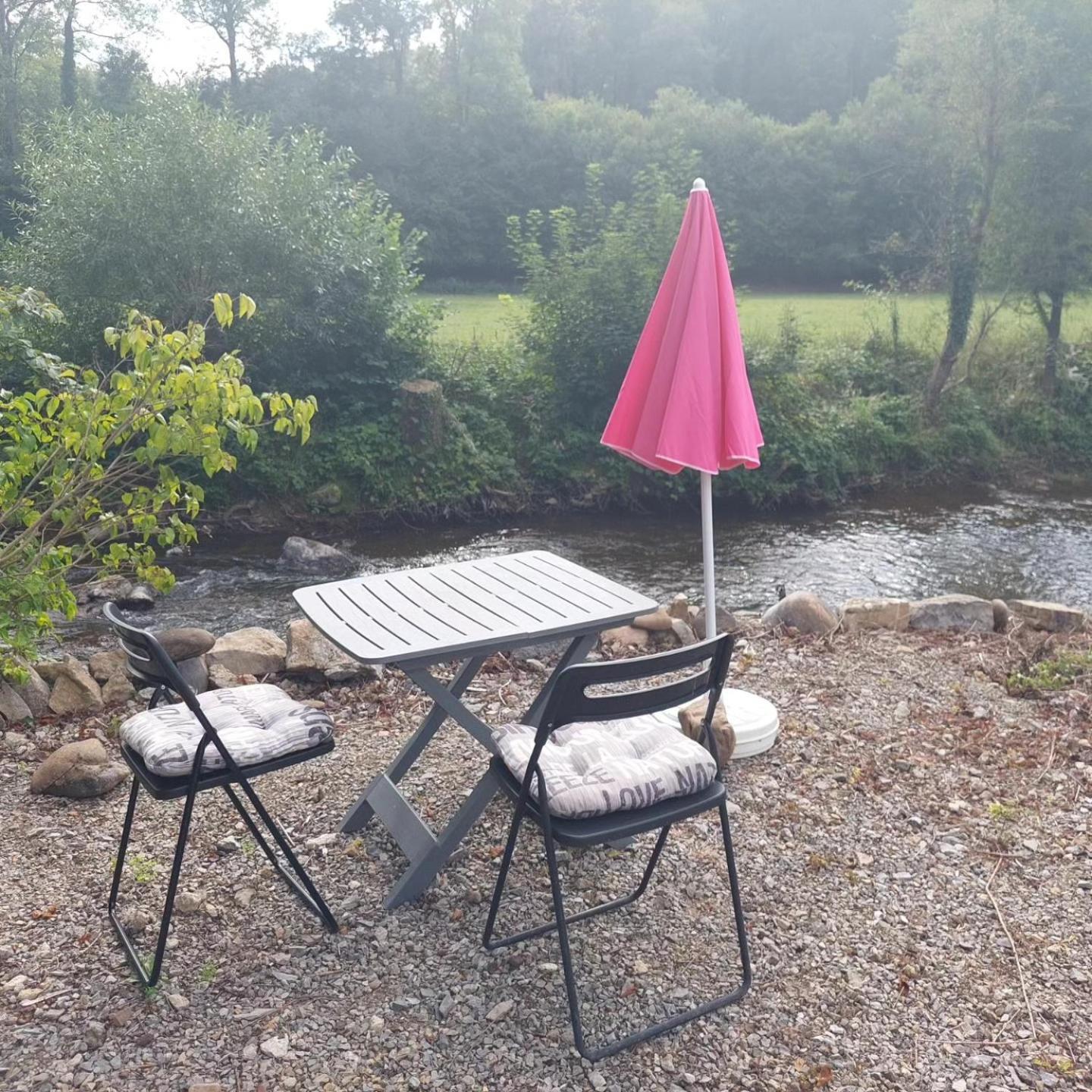Au Doux Chardon Bed & Breakfast Durbuy Bagian luar foto