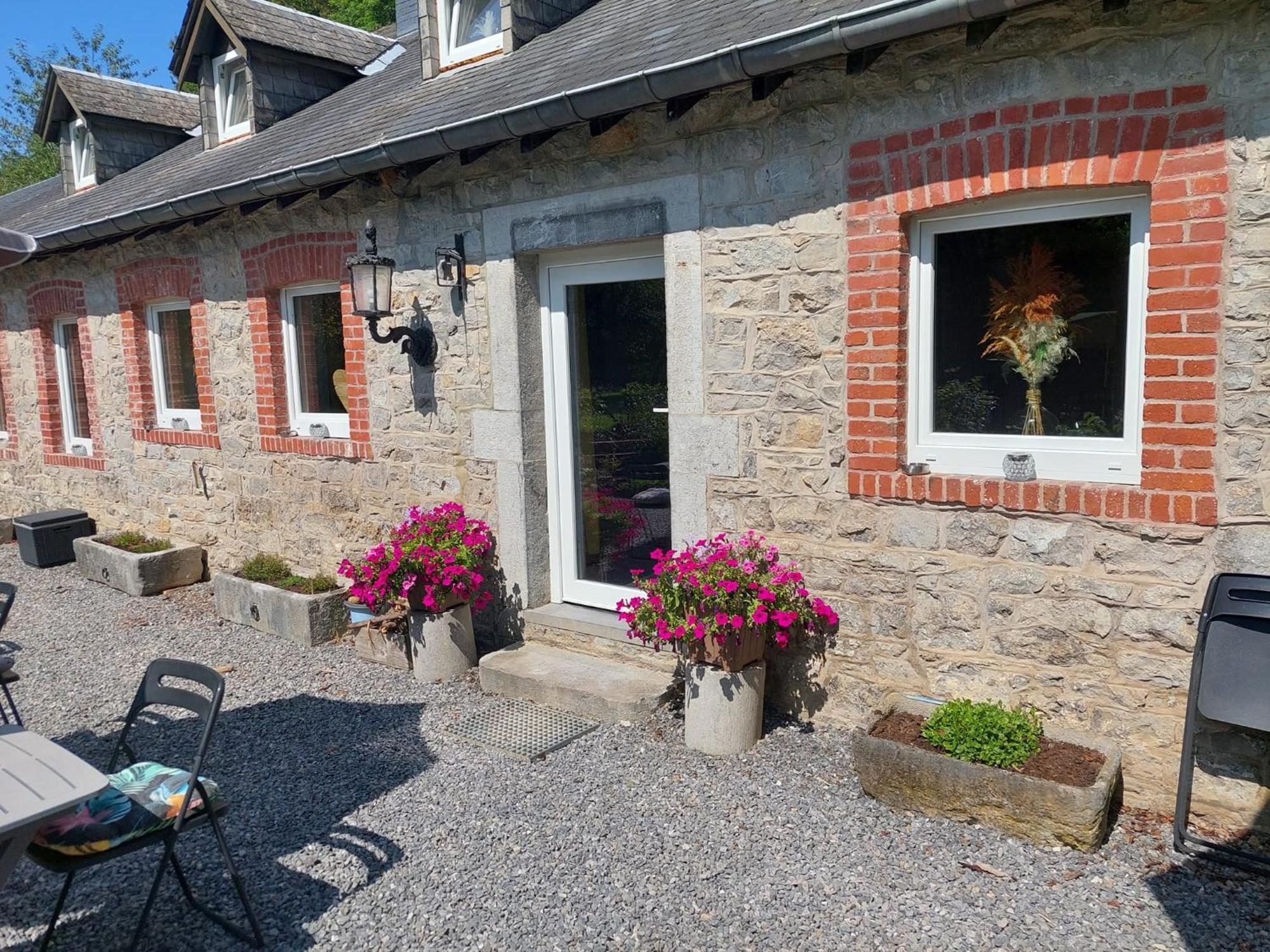 Au Doux Chardon Bed & Breakfast Durbuy Bagian luar foto