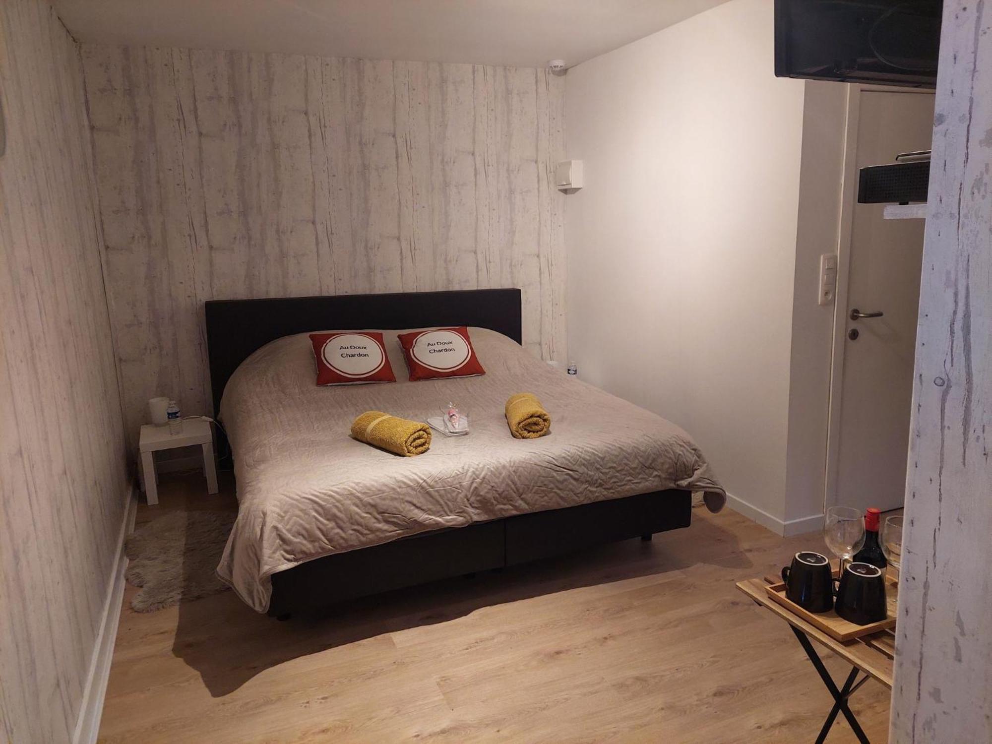 Au Doux Chardon Bed & Breakfast Durbuy Bagian luar foto